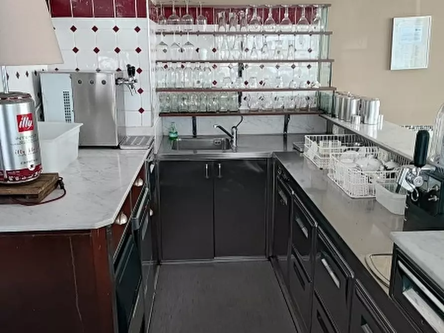 Immagine 5 di Licenza in vendita  in via di francia a Genova