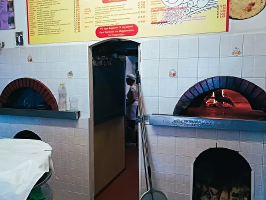 Immagine 1 di Pizzeria / Pub in vendita  in via buozzi a Genova