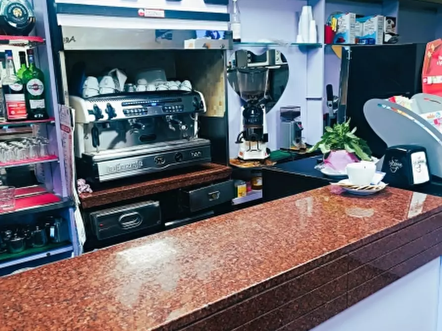 Immagine 1 di Licenza in vendita  in via bobbio a Genova