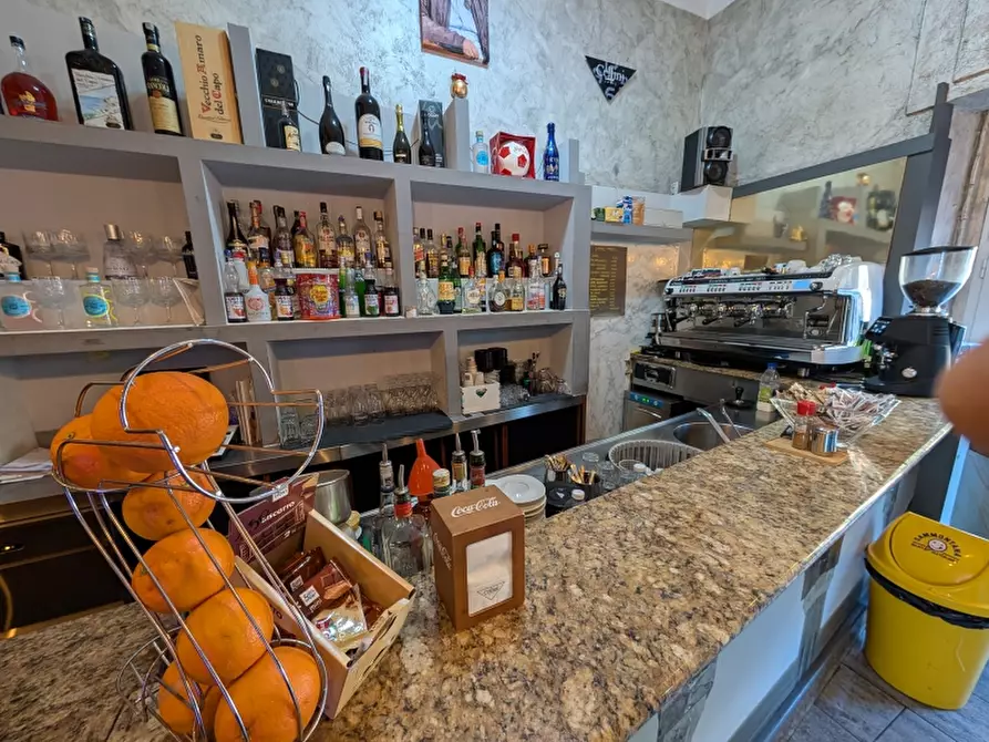 Immagine 2 di Licenza in vendita  in Piazza Lerda a Genova