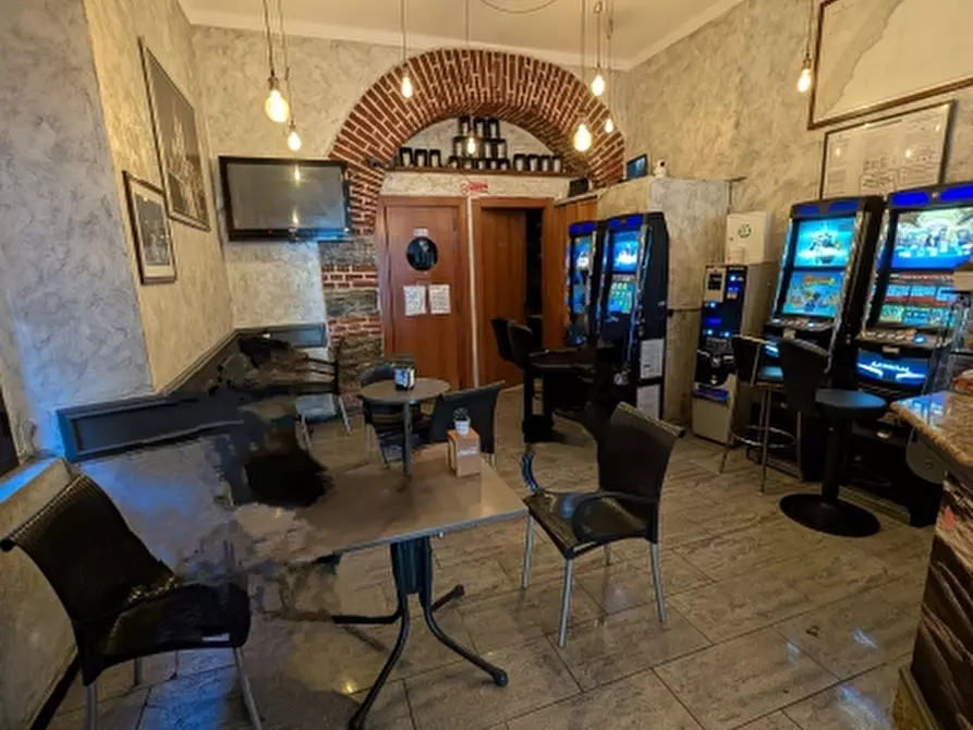 Immagine 4 di Licenza in vendita  in Piazza Lerda a Genova