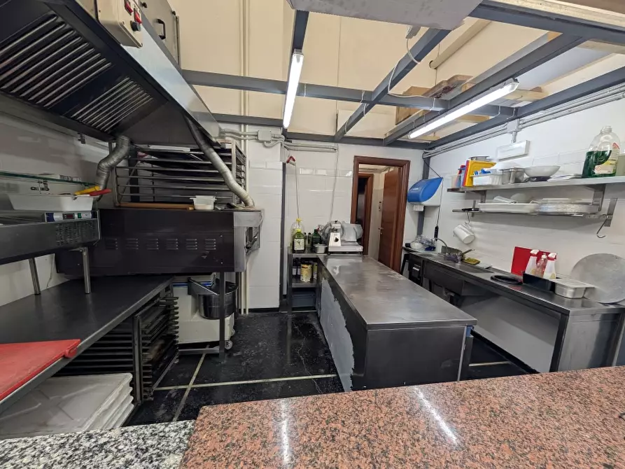 Immagine 2 di Licenza in vendita  in via cesare battisti a Genova