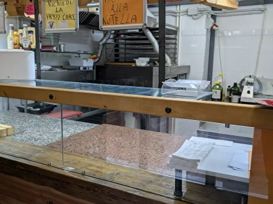 Immagine 5 di Licenza in vendita  in via cesare battisti a Genova