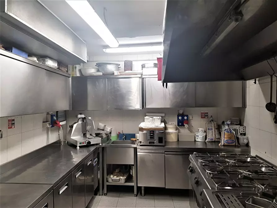 Immagine 8 di Licenza in vendita  in via 5 maggio a Genova