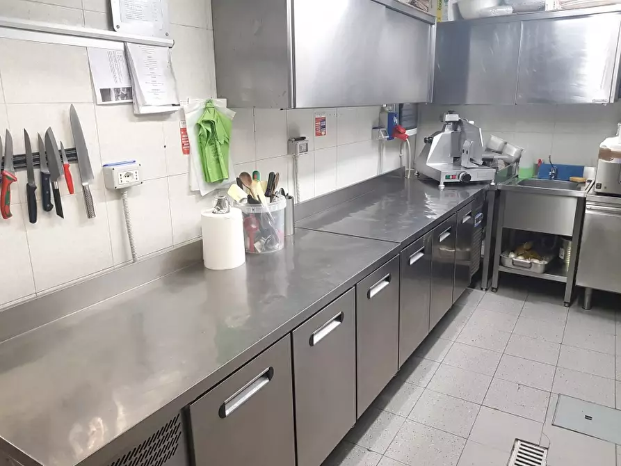 Immagine 15 di Licenza in vendita  in via 5 maggio a Genova