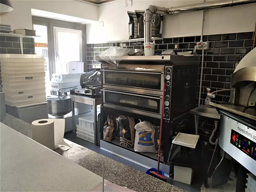 Immagine 12 di Licenza in vendita  in via 5 maggio a Genova