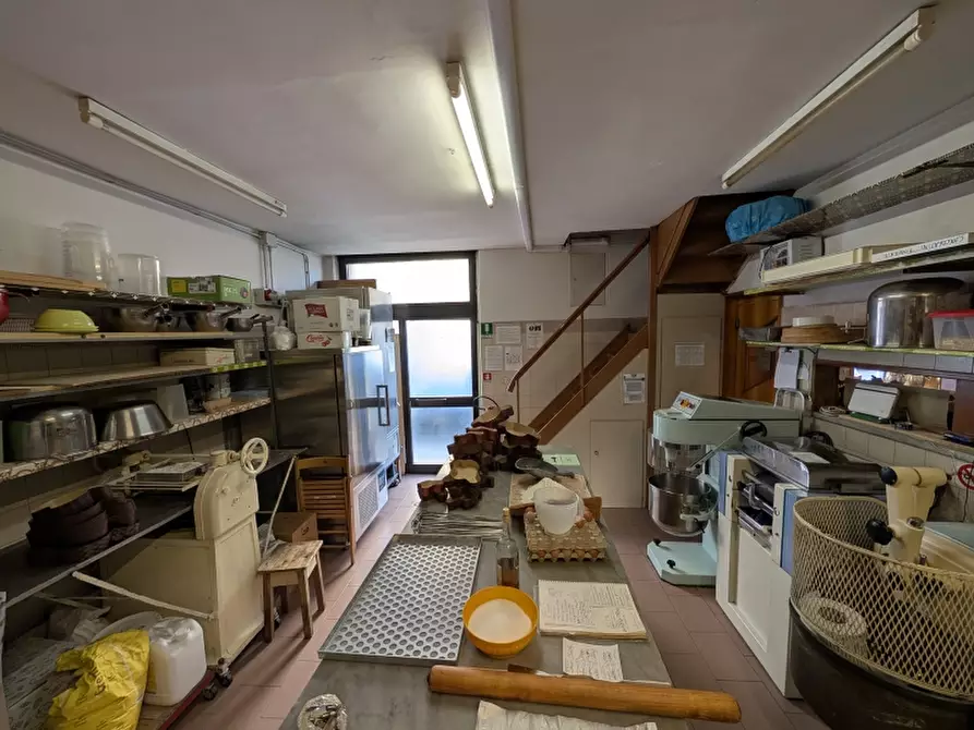 Immagine 6 di Licenza in vendita  in PIAZZA MARTINEZ a Genova