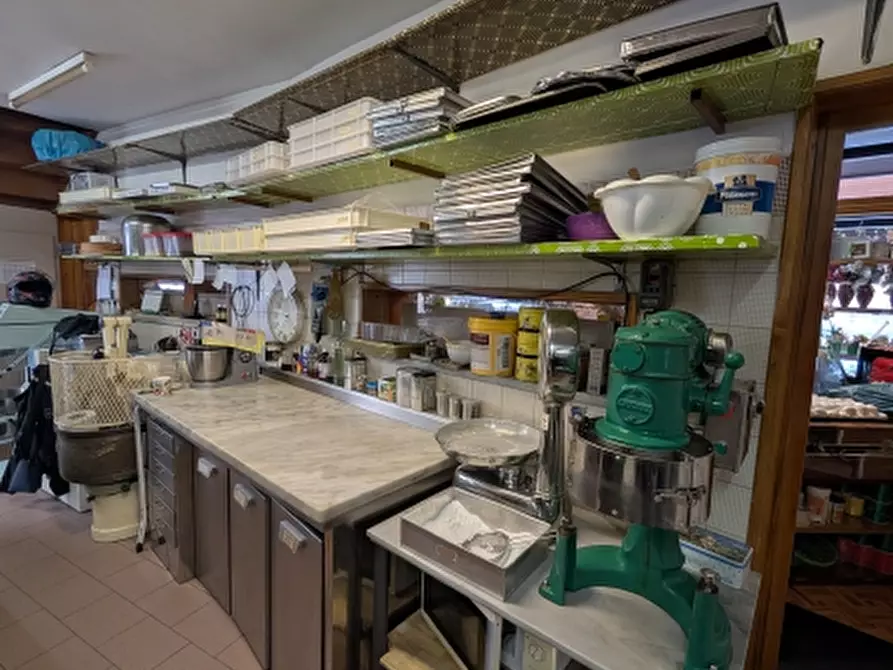 Immagine 11 di Licenza in vendita  in PIAZZA MARTINEZ a Genova