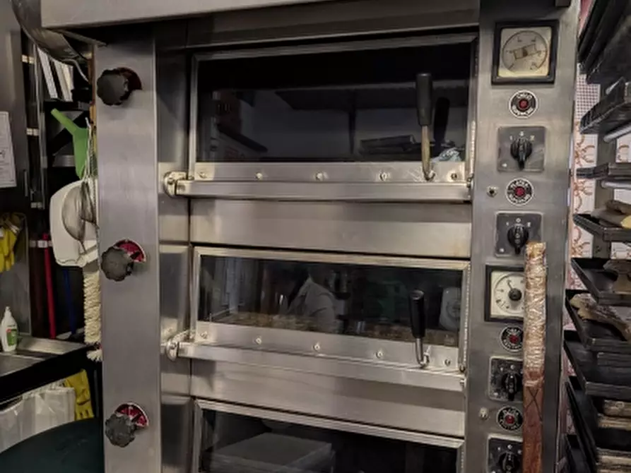 Immagine 8 di Licenza in vendita  in PIAZZA MARTINEZ a Genova