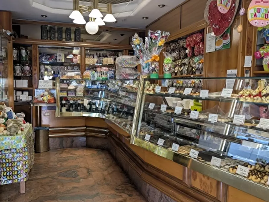 Immagine 1 di Licenza in vendita  in PIAZZA MARTINEZ a Genova