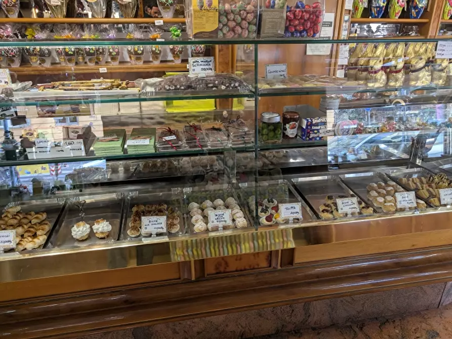 Immagine 4 di Licenza in vendita  in PIAZZA MARTINEZ a Genova