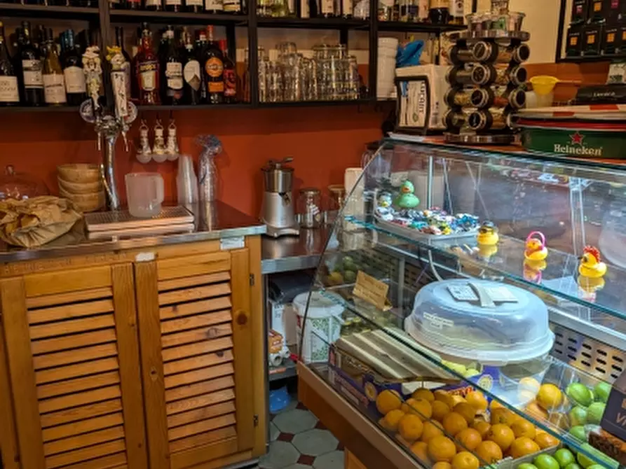 Immagine 8 di Licenza in vendita  in piazza campetto a Genova