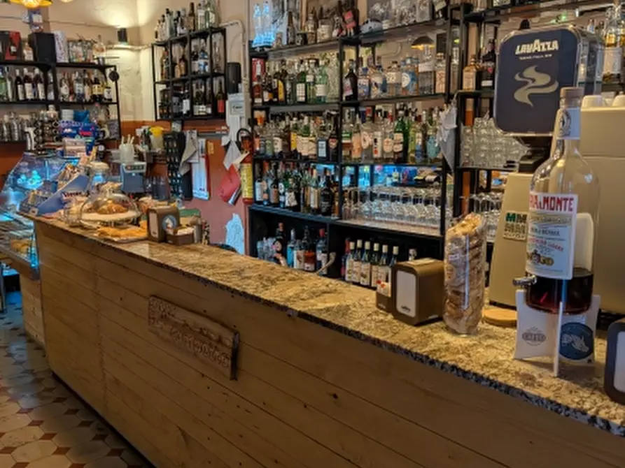 Immagine 1 di Licenza in vendita  in piazza campetto a Genova