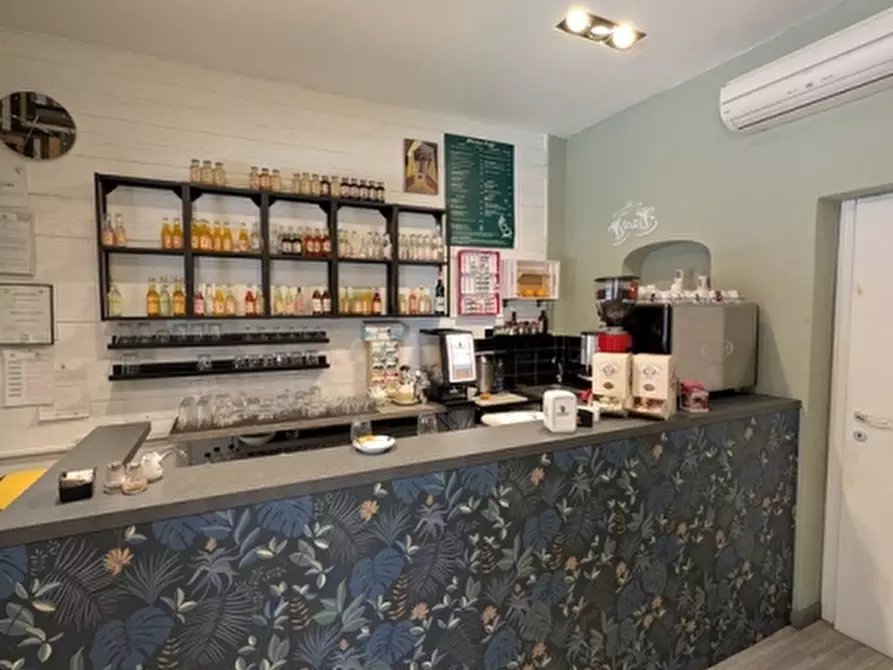 Immagine 1 di Licenza in vendita  in via oberdan a Genova