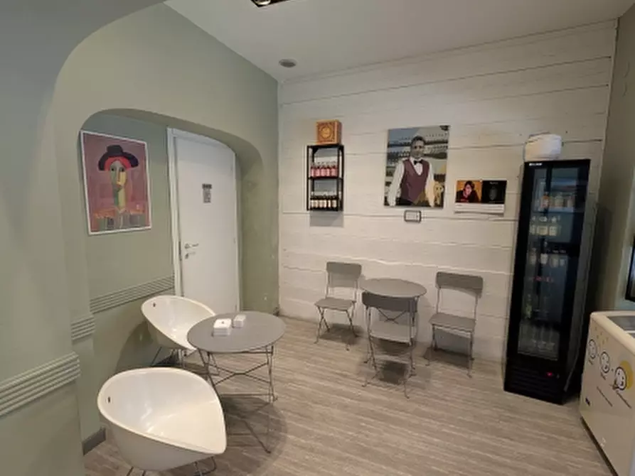 Immagine 4 di Licenza in vendita  in via oberdan a Genova