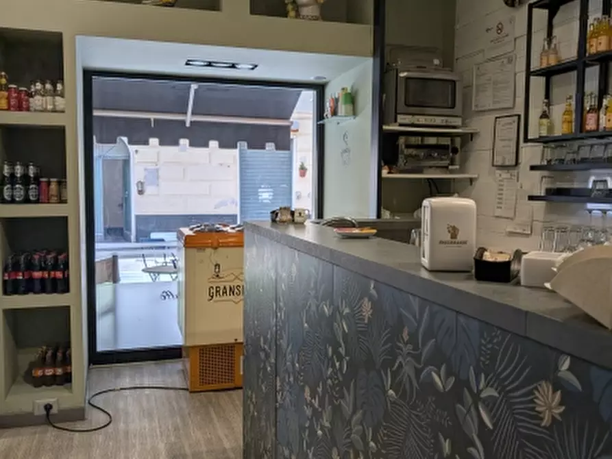 Immagine 8 di Licenza in vendita  in via oberdan a Genova