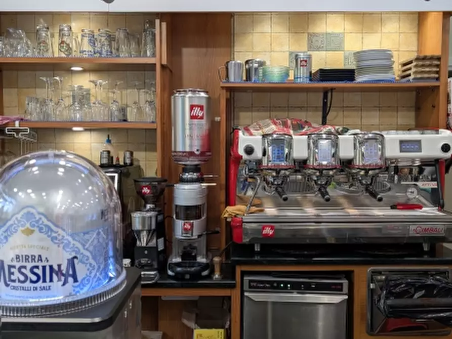 Immagine 4 di Licenza in vendita  in via campomorone a Genova