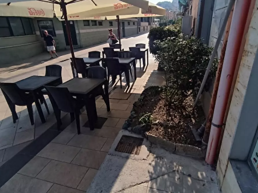 Immagine 4 di Licenza in vendita  in Via Lungomare di Pegli a Genova