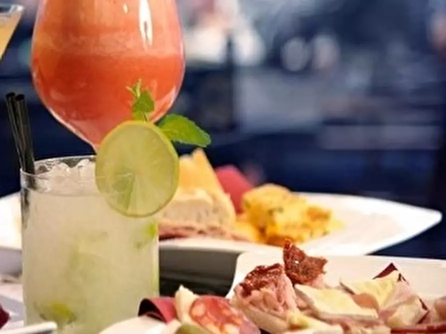 Immagine 3 di Licenza in vendita  a Genova