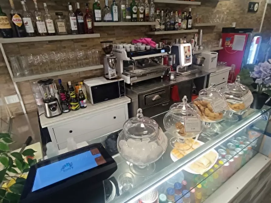 Immagine 1 di Licenza in vendita  in via san vincenzo a Genova