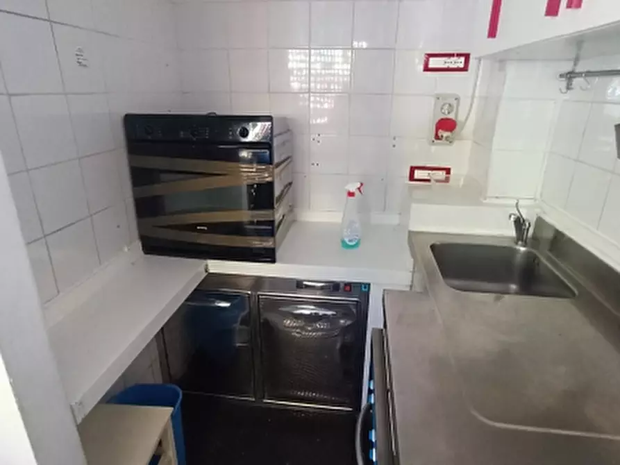 Immagine 5 di Licenza in vendita  in corso europa 107 a Genova