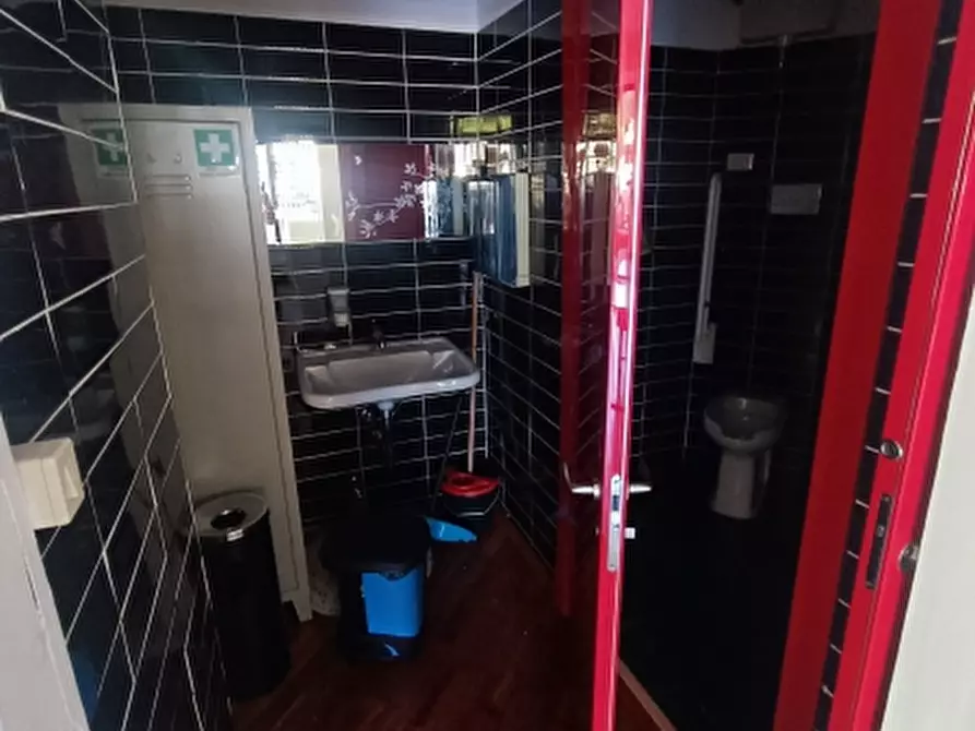 Immagine 11 di Licenza in vendita  in corso europa 107 a Genova