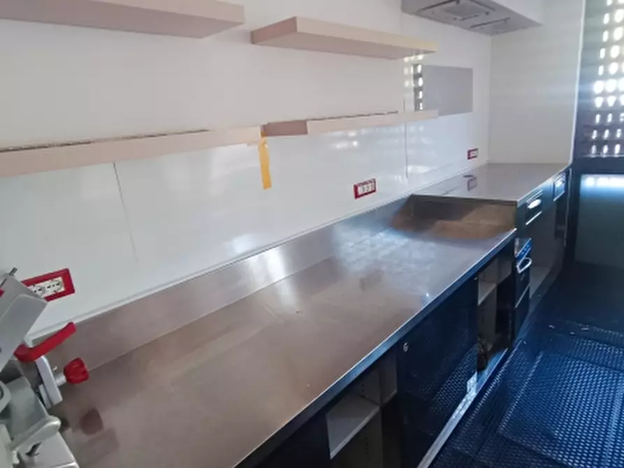 Immagine 9 di Licenza in vendita  in corso europa 107 a Genova