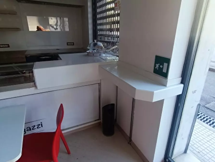 Immagine 8 di Licenza in vendita  in corso europa 107 a Genova