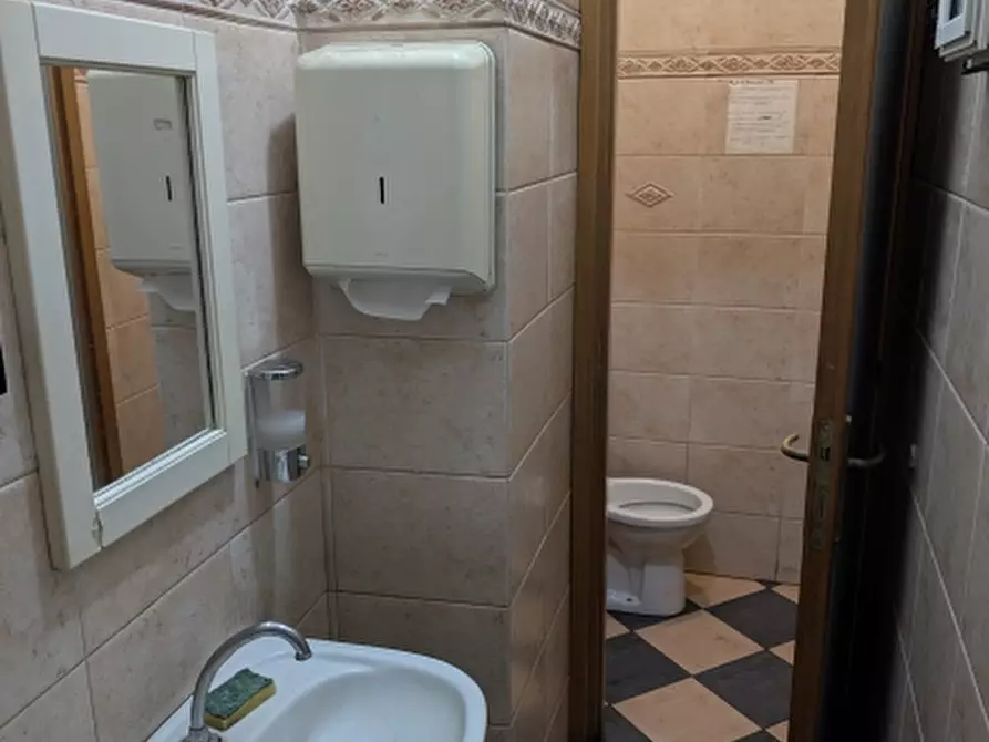 Immagine 9 di Licenza in vendita  in VIA BIGA a Genova