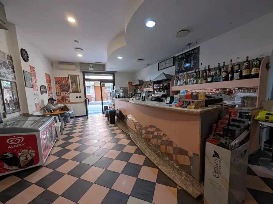 Immagine 1 di Licenza in vendita  in VIA BIGA a Genova