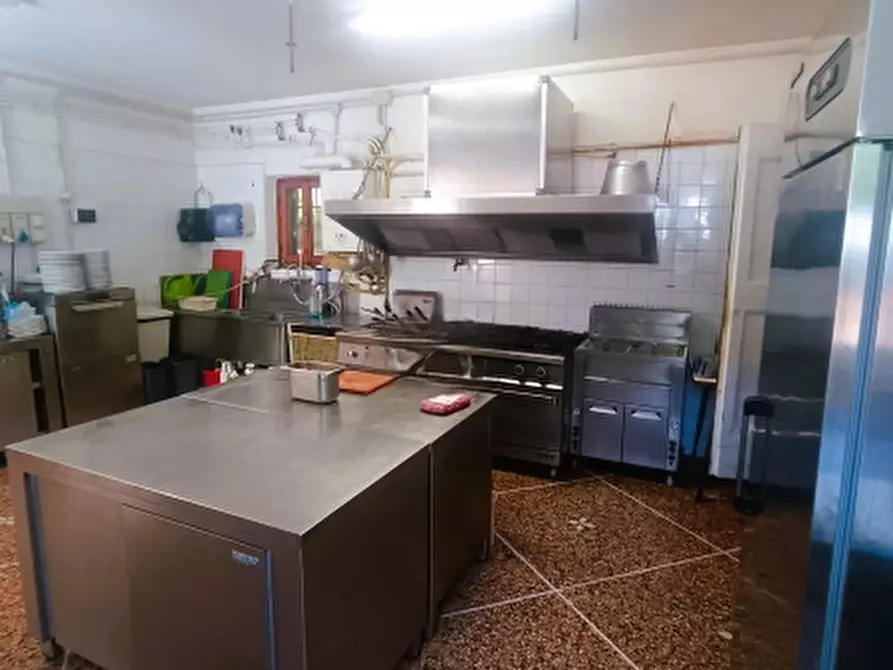 Immagine 9 di Licenza in vendita  in via gramsci a Serra Riccò