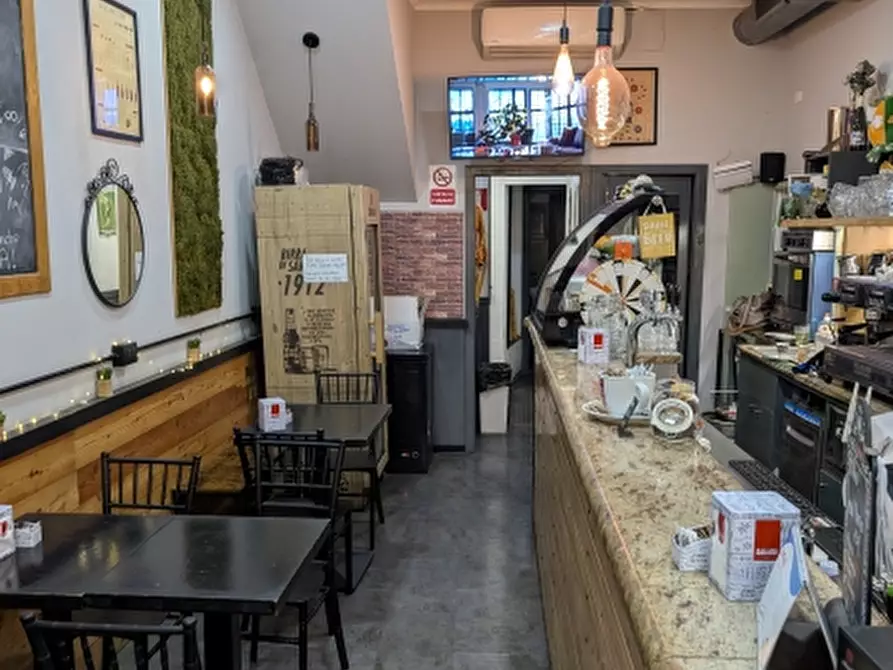 Immagine 5 di Licenza in vendita  in via mazzini a Rapallo