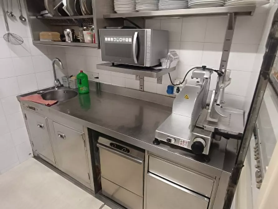 Immagine 10 di Licenza in vendita  in via lungotorrente secca a Genova