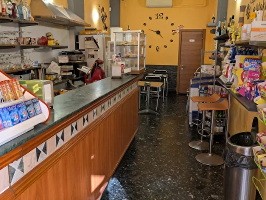 Immagine 1 di Licenza in vendita  in Piazza Solaris a Genova