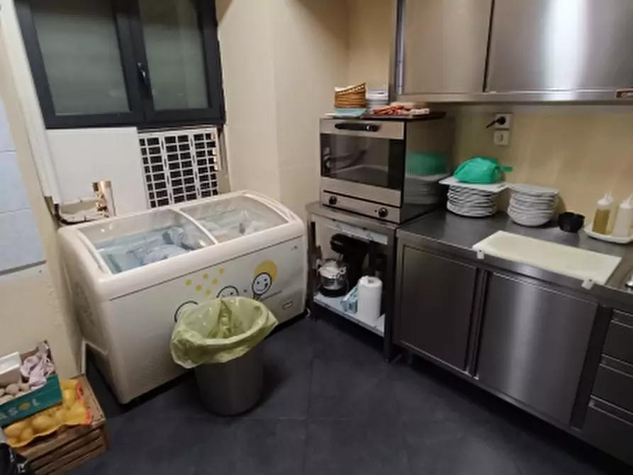 Immagine 13 di Licenza in vendita  in Via Della Libertà a Genova