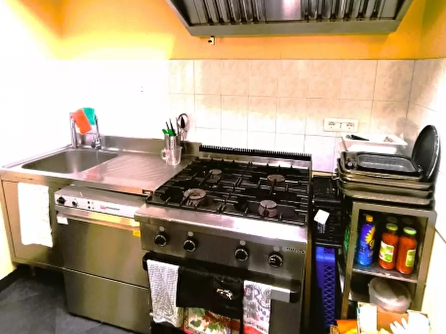 Immagine 12 di Licenza in vendita  in Via Della Libertà a Genova