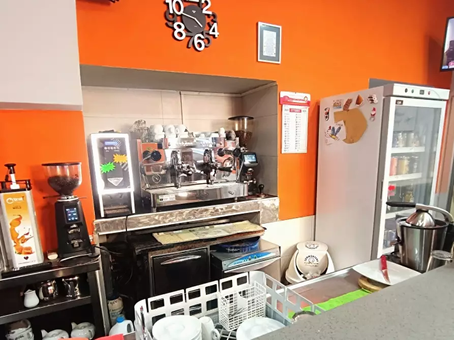 Immagine 9 di Licenza in vendita  in Via Della Libertà a Genova