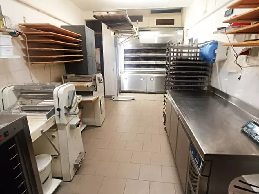 Immagine 9 di Forno in vendita  a Genova