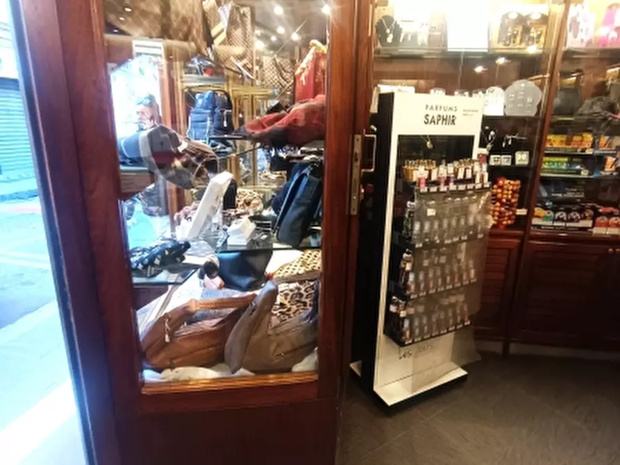 Immagine 3 di Licenza in vendita  in via dottesio a Genova