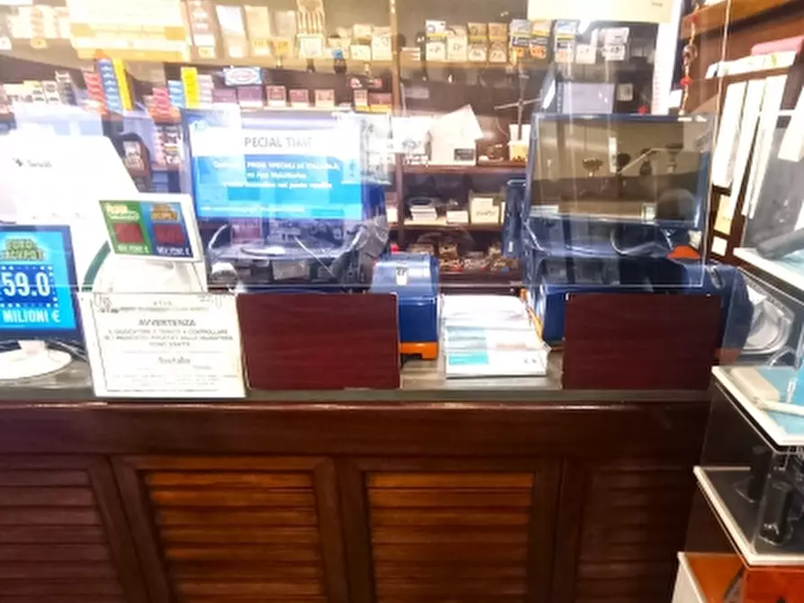 Immagine 5 di Licenza in vendita  in via dottesio a Genova