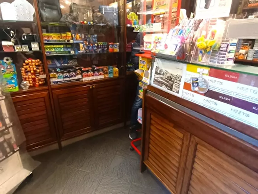 Immagine 7 di Licenza in vendita  in via dottesio a Genova