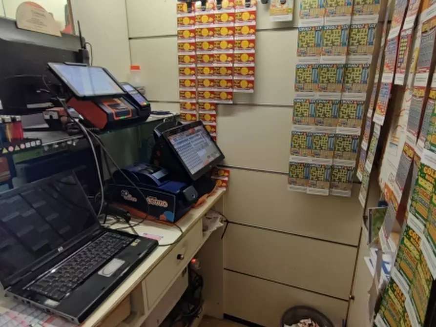 Immagine 4 di Licenza in vendita  in via minoretti a Genova