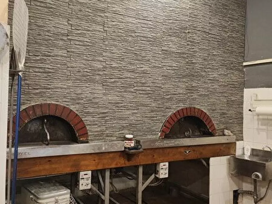 Immagine 1 di Pizzeria / Pub in vendita  in via donghi a Genova