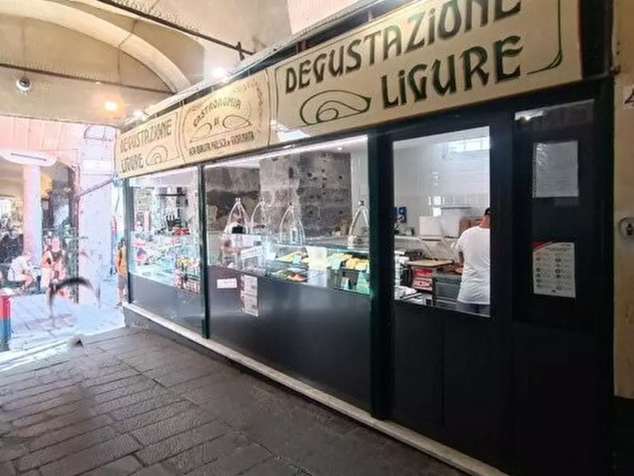 Immagine 1 di Bar / Ristorante in vendita  in via sottoripa a Genova