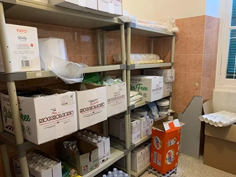 Immagine 19 di Locale commerciale in vendita  in via Aurelia a Cogoleto