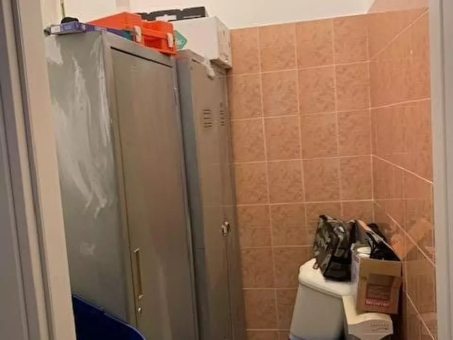 Immagine 22 di Locale commerciale in vendita  in via Aurelia a Cogoleto