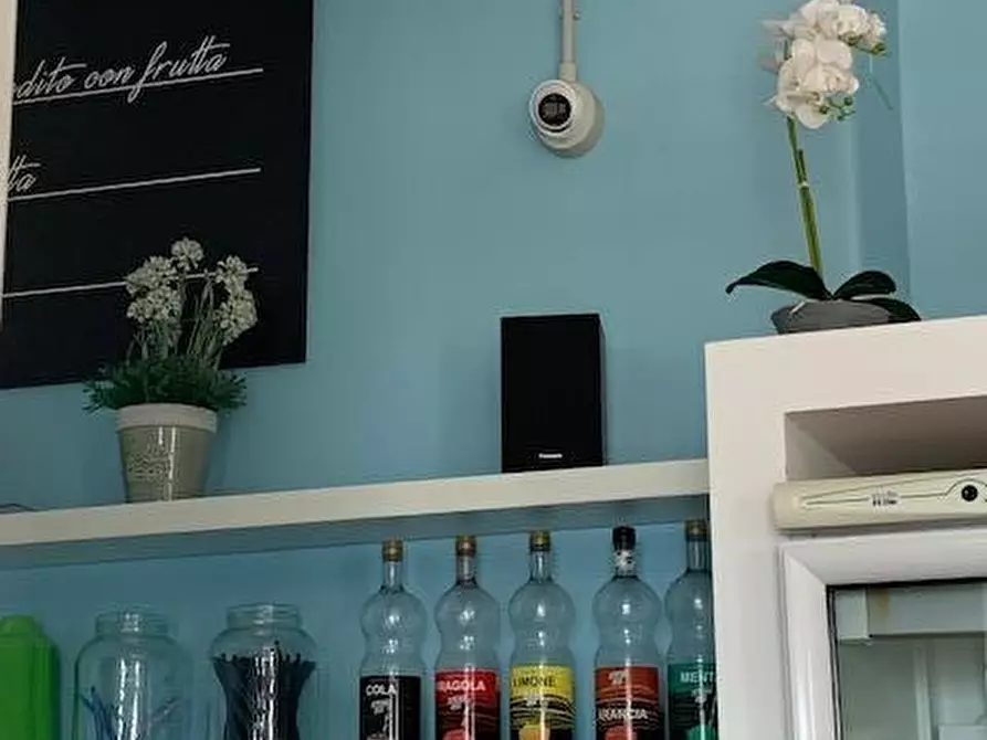 Immagine 14 di Locale commerciale in vendita  in via Aurelia a Cogoleto