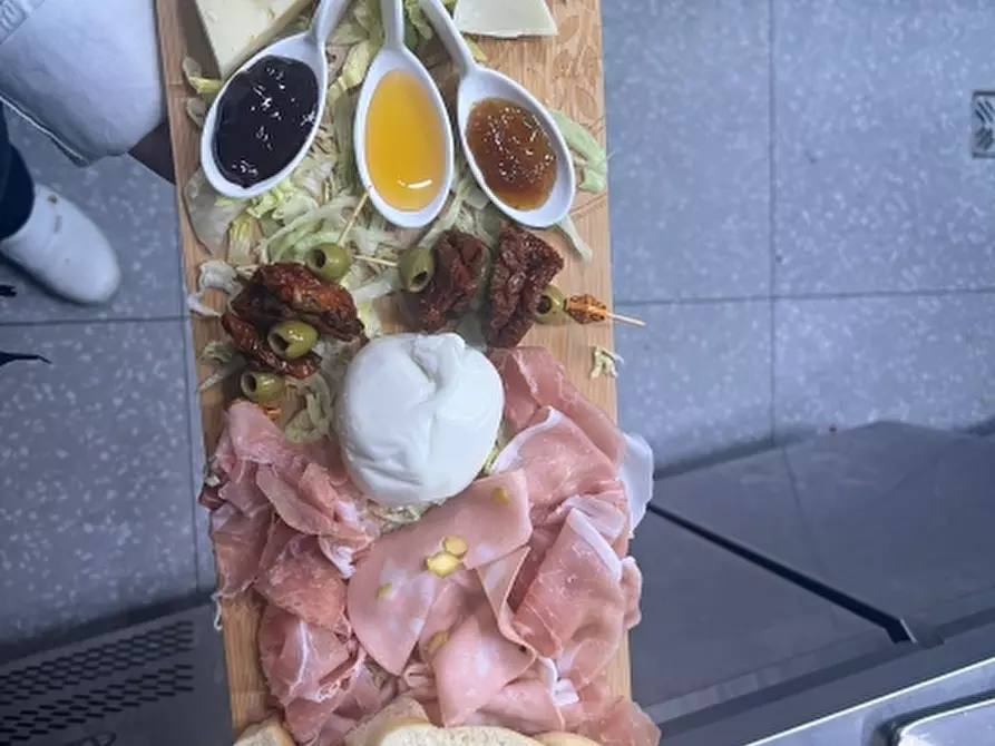 Immagine 3 di Bar / Ristorante in vendita  in via Montegrappa a Celle Ligure