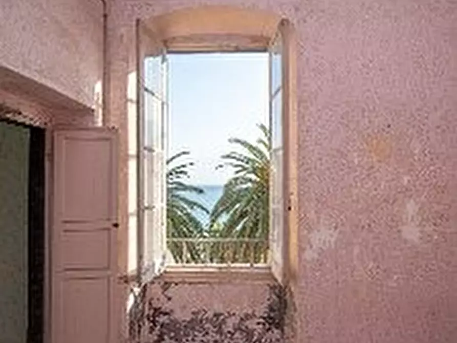 Immagine 10 di Appartamento in vendita  in via Concezione 43 a Finale Ligure