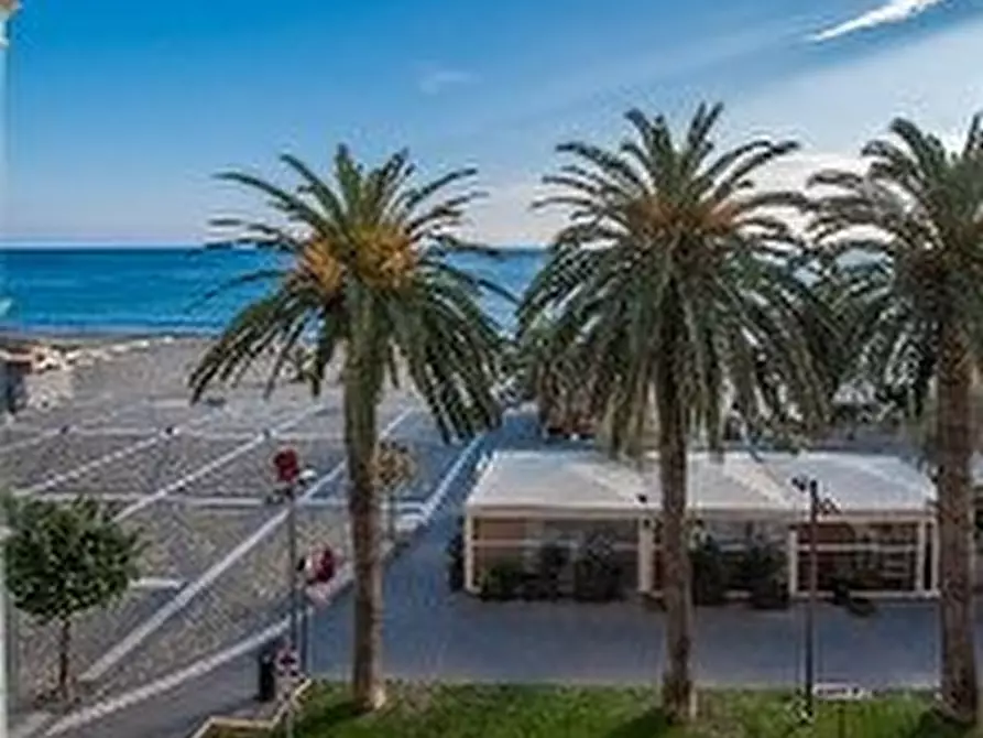 Immagine 5 di Appartamento in vendita  in via Concezione 43 a Finale Ligure